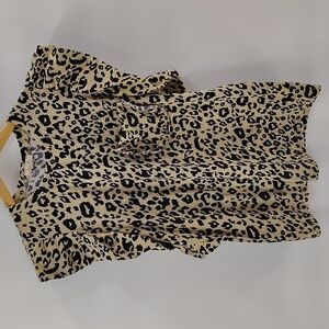 She & Sho Top Size Medium M Leopard Ruffle Arms Front Pocket